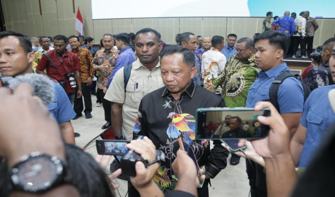 Pimpin Rakor Evaluasi Pembangunan Papua, Mendagri Dorong Peningkatan Realisasi APBD dan Investasi